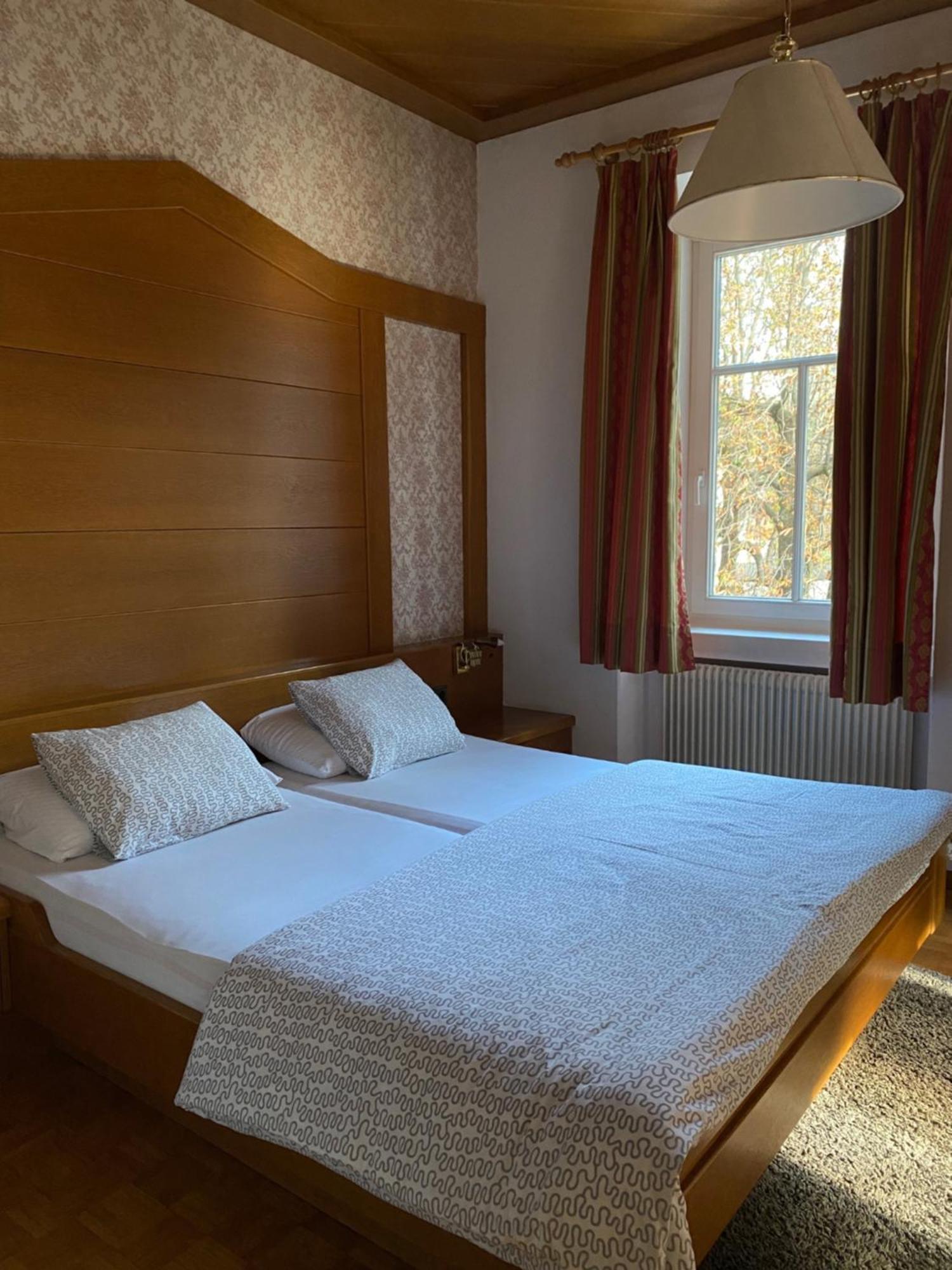 Vintage Castle Schlosshof B&B Prato all'Isarco Exterior photo